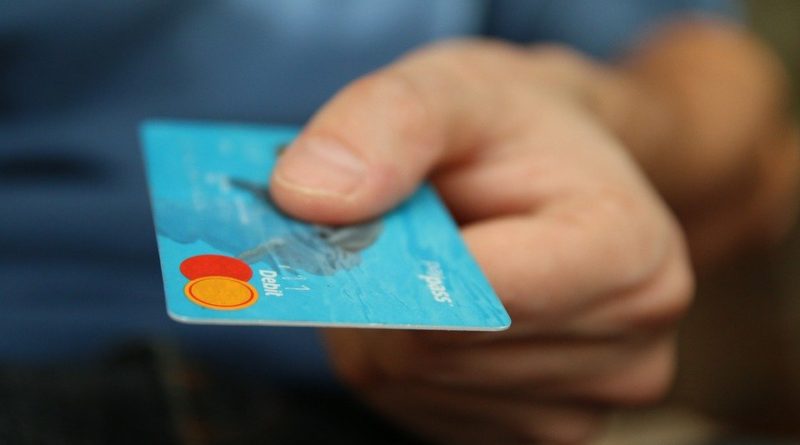 Zvažujete kreditní kartu? Poradíme, jak vybrat tu nejvýhodnější